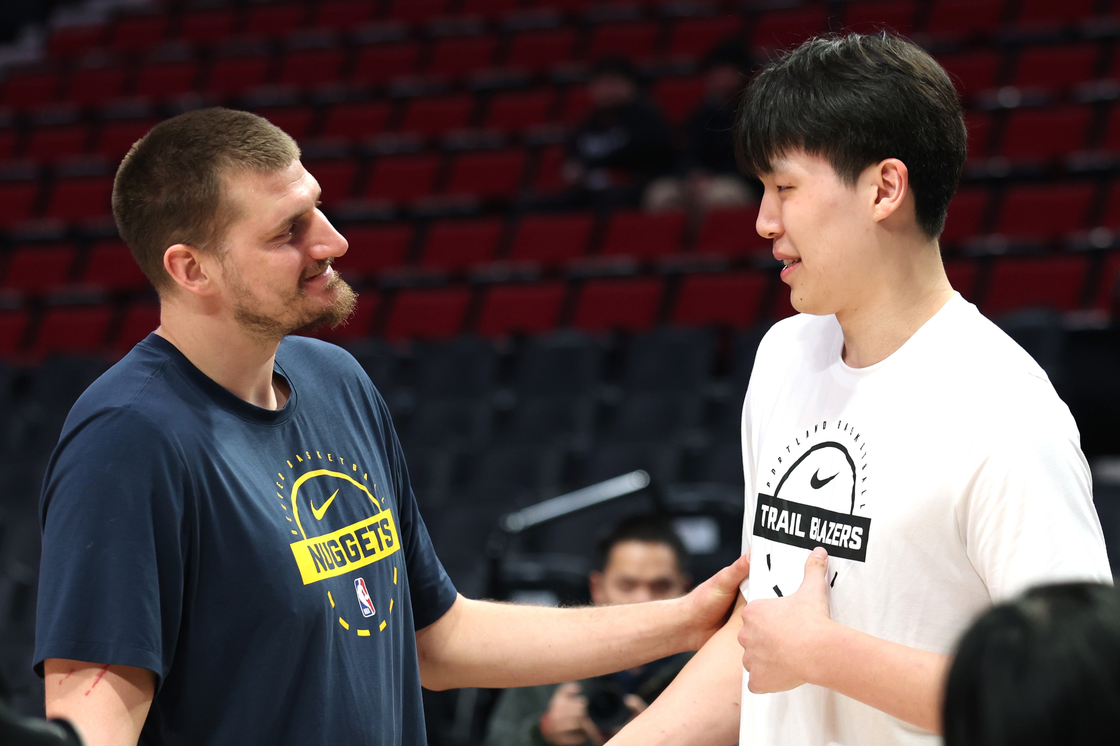 pp电子试玩-拓媒：解说动不动就说杨瀚森是小约基奇 这样做对杨没一点好处