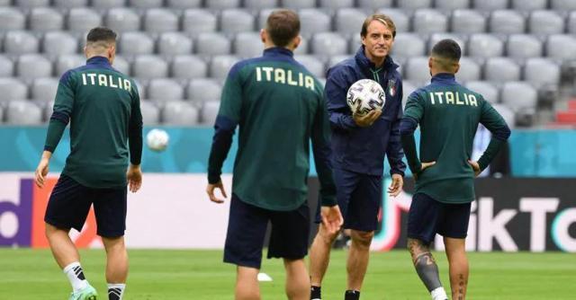 伟大的曼奇尼是如何练成的③：三战比利时，三种流派